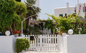 Ricos Two Bedroom House - Naoussa Paros